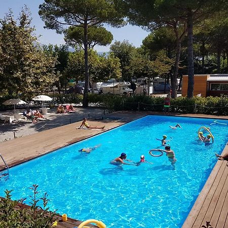Hotel Camping Taimi Marina di Massa Exterior foto